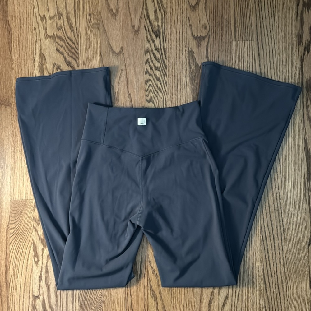 Vuori flare pants size small